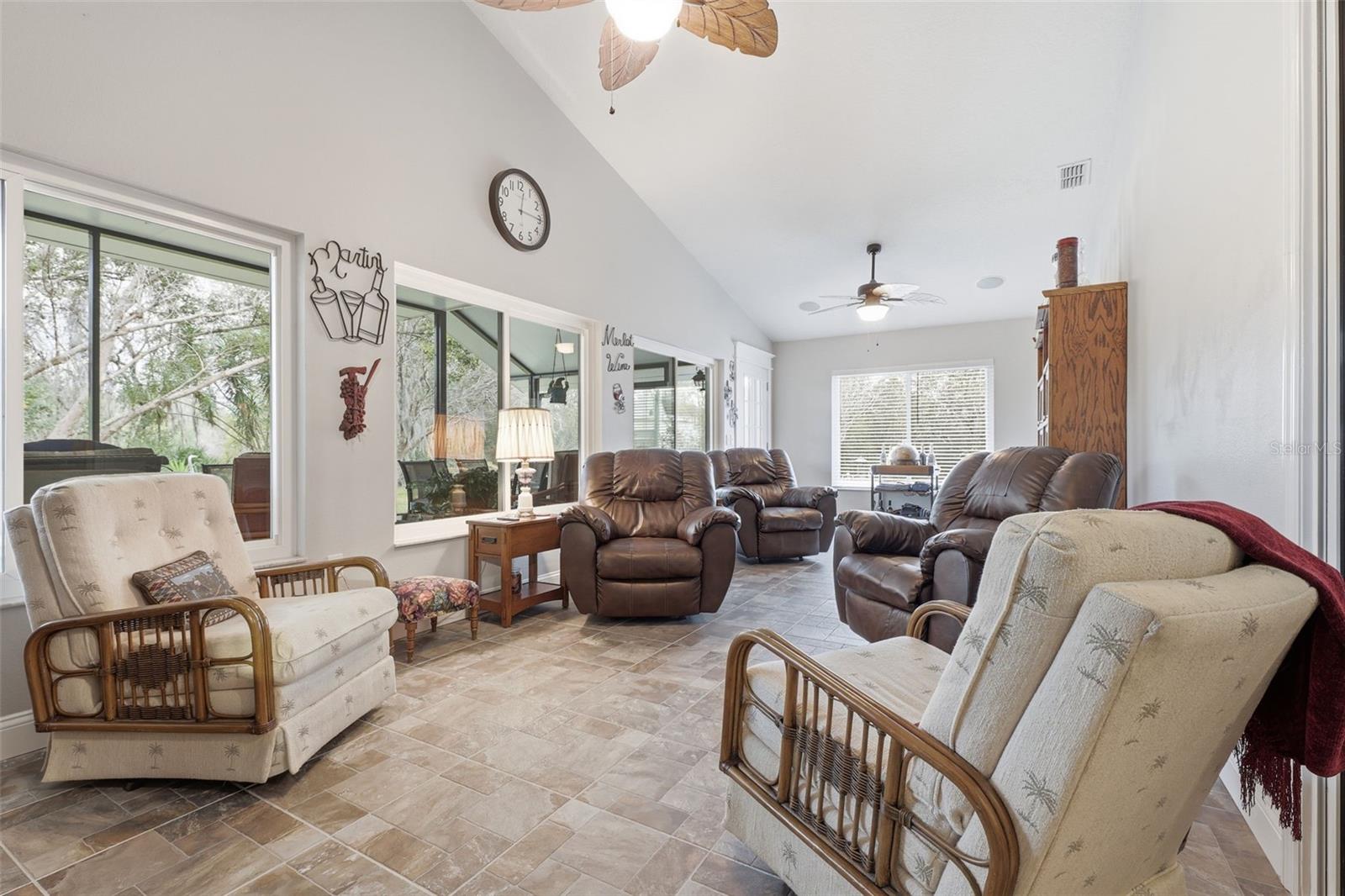 Image 4 of 34 For 1406 Challenger Avenue