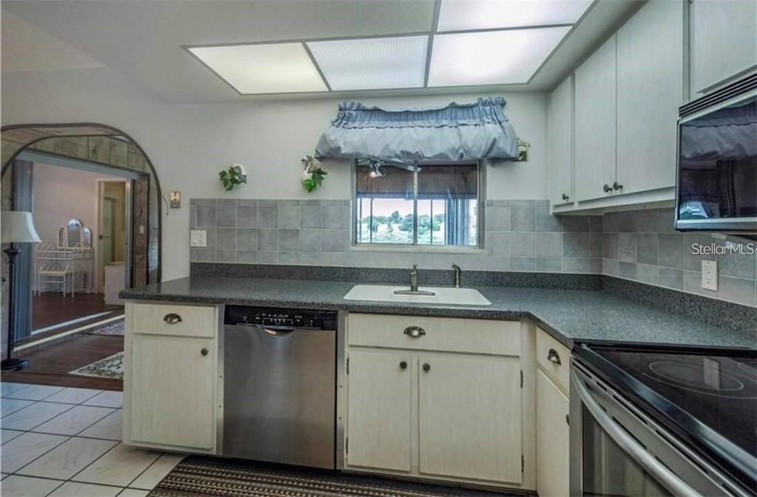 Image 12 of 17 For 3153 Conway Boulevard