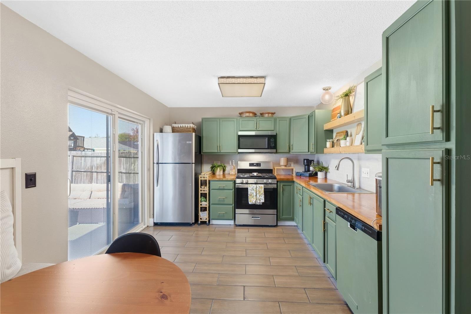 Image 10 of 38 For 805 Belvoir Drive