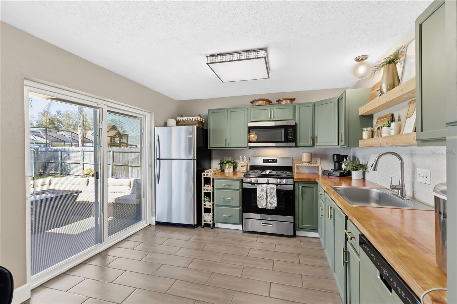 Image 11 of 38 For 805 Belvoir Drive