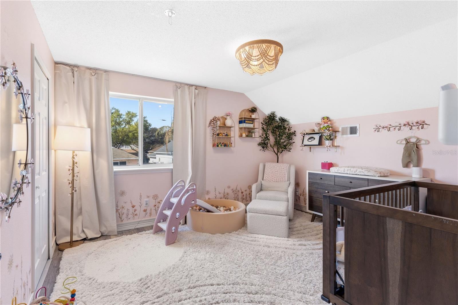 Image 17 of 38 For 805 Belvoir Drive