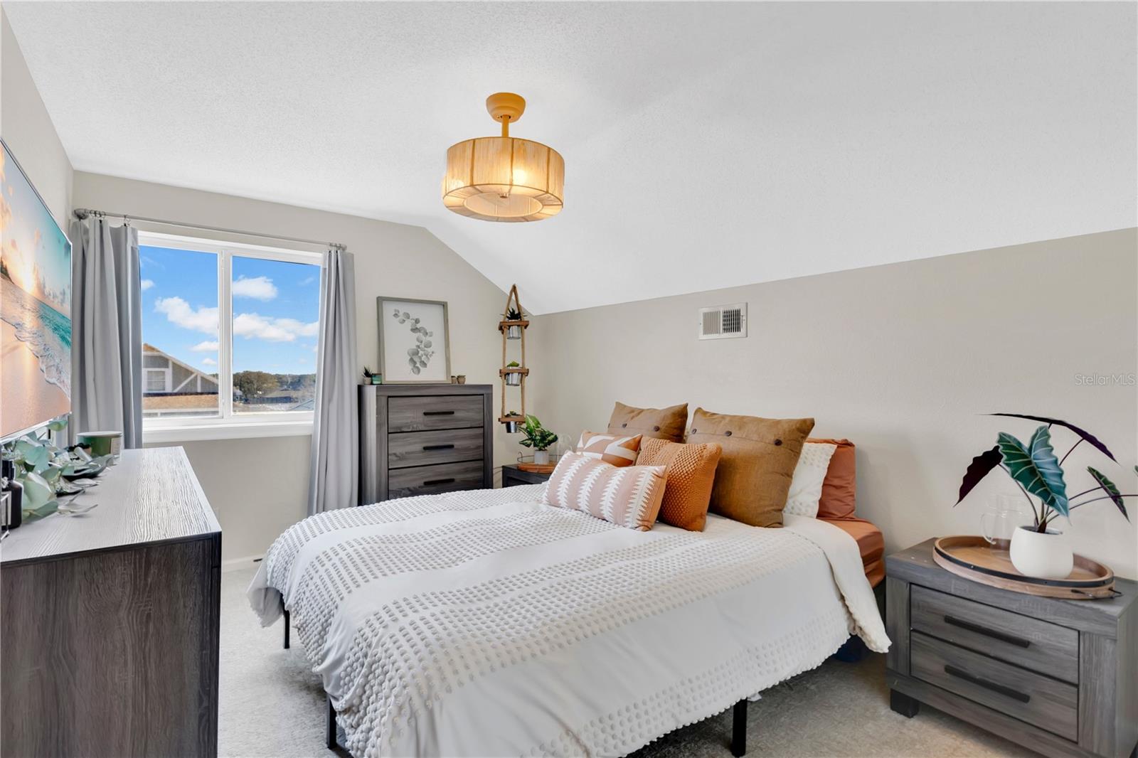 Image 19 of 38 For 805 Belvoir Drive