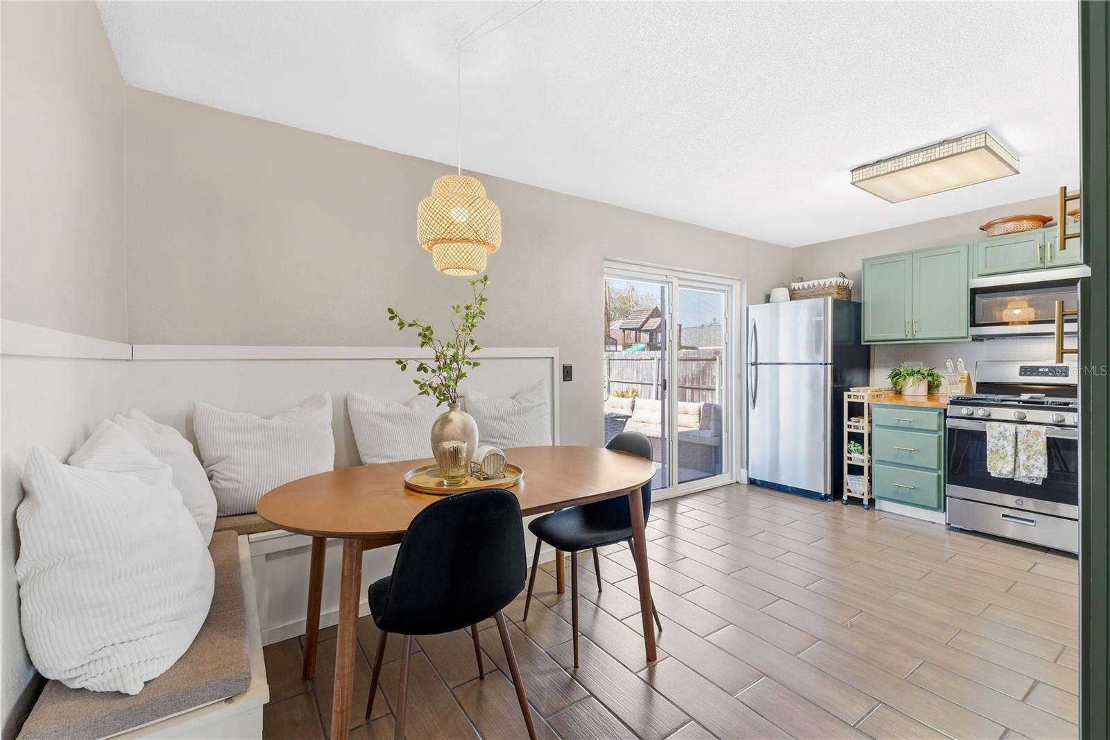 Image 7 of 38 For 805 Belvoir Drive