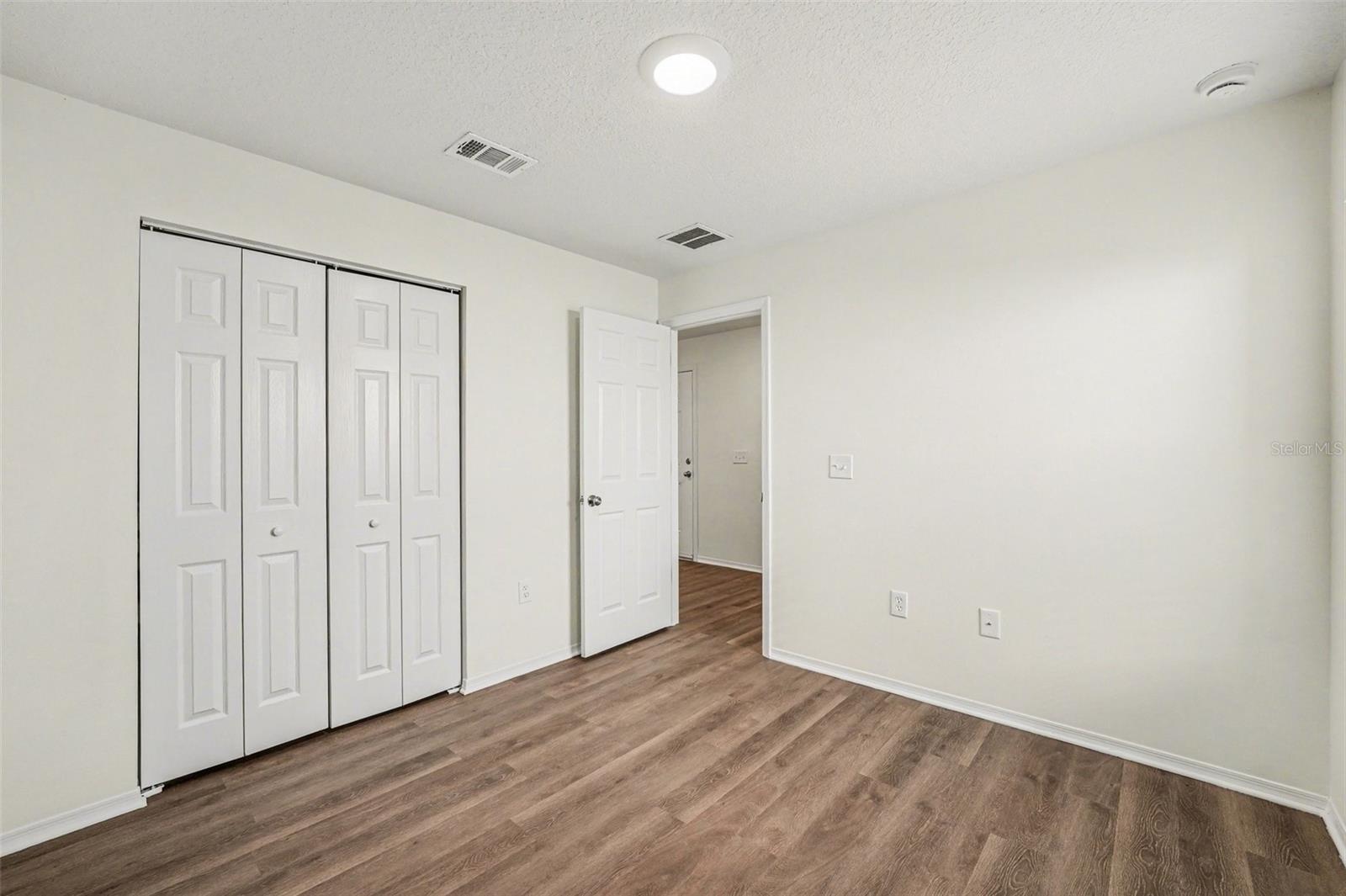 Image 18 of 25 For 7271 Wakeview Drive