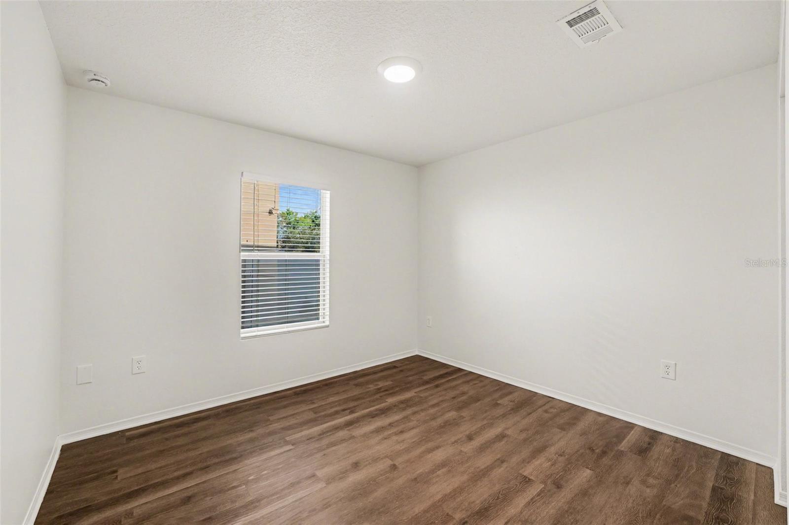 Image 19 of 25 For 7271 Wakeview Drive