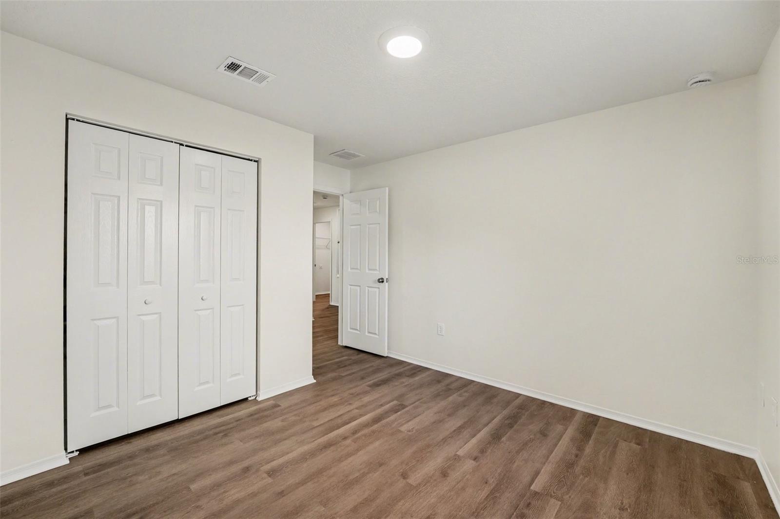 Image 21 of 25 For 7271 Wakeview Drive