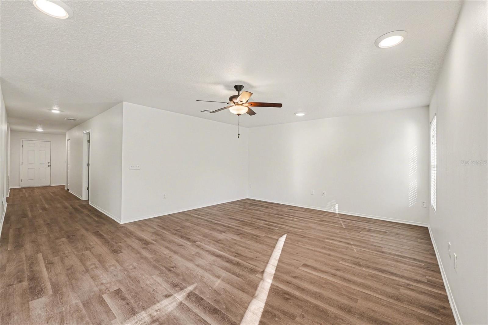 Image 5 of 25 For 7271 Wakeview Drive