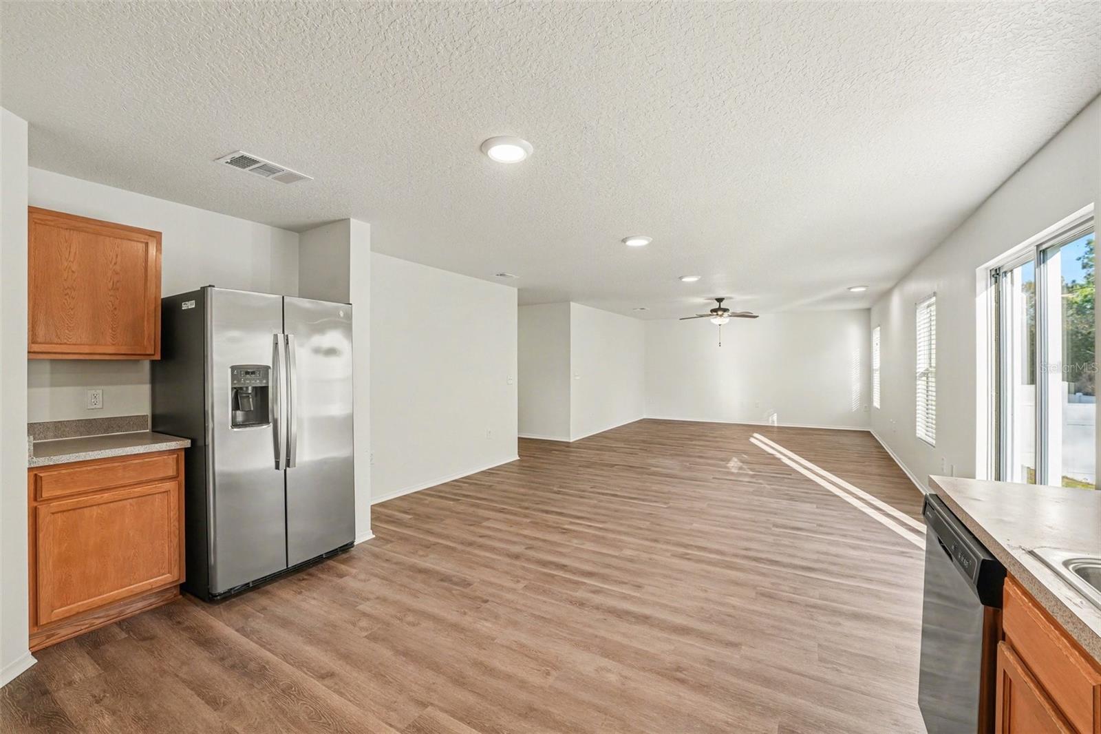 Image 6 of 25 For 7271 Wakeview Drive