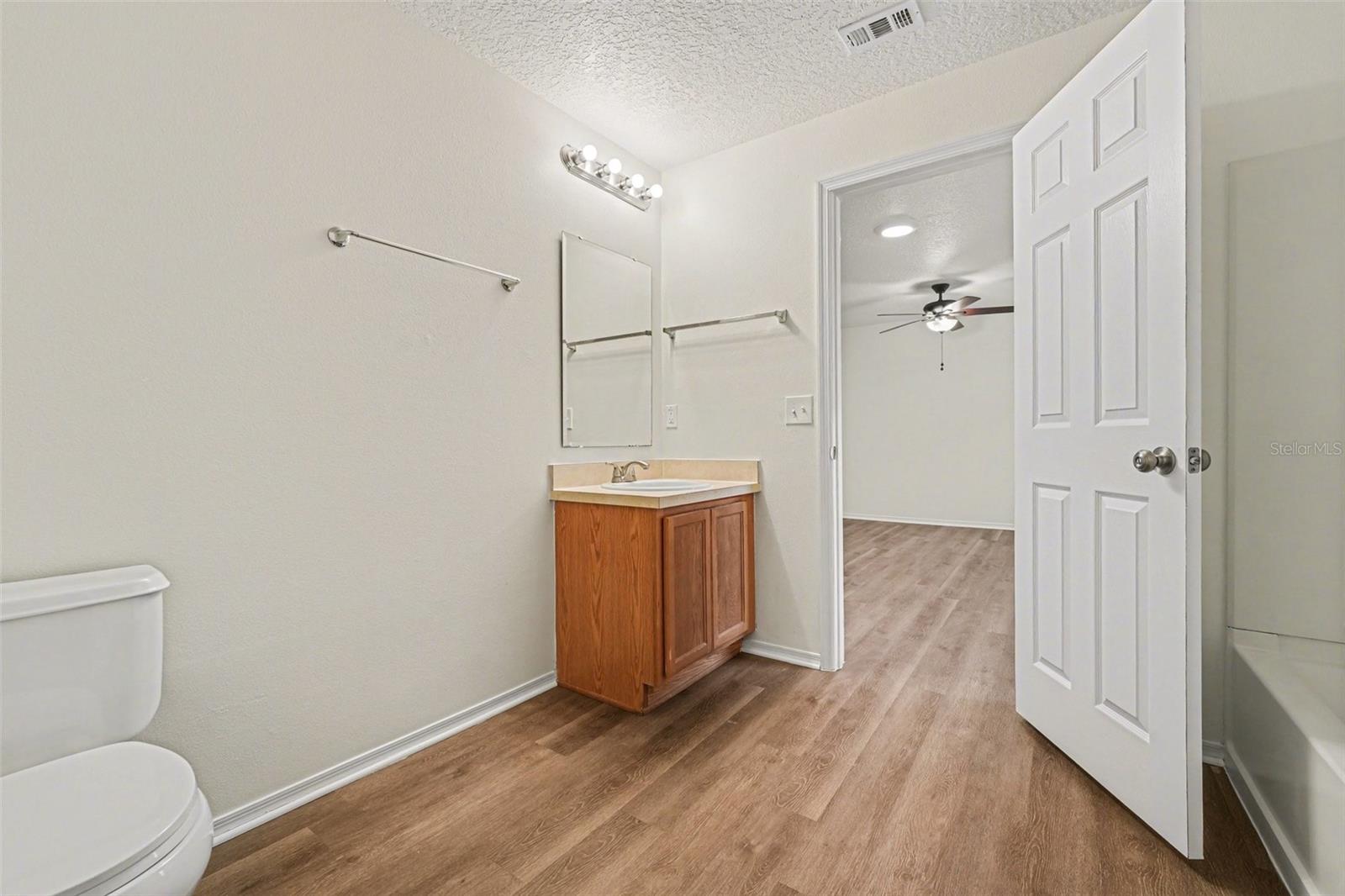 Image 9 of 25 For 7271 Wakeview Drive