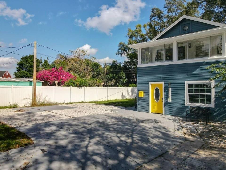 Image 18 of 58 For 1829 Hollenbeck Drive