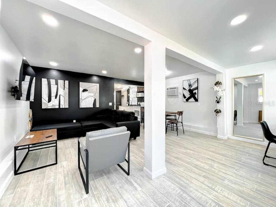 Image 23 of 58 For 1829 Hollenbeck Drive