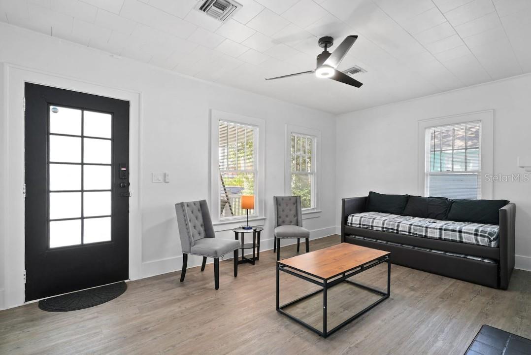 Image 5 of 58 For 1829 Hollenbeck Drive