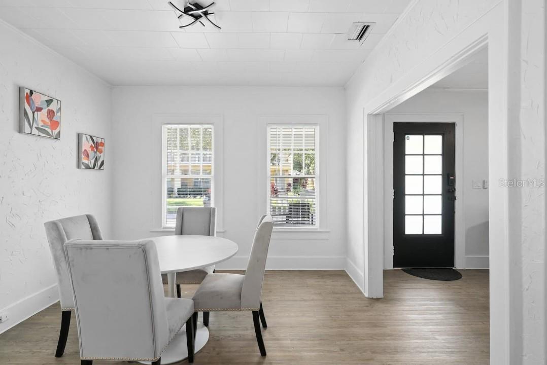 Image 9 of 58 For 1829 Hollenbeck Drive