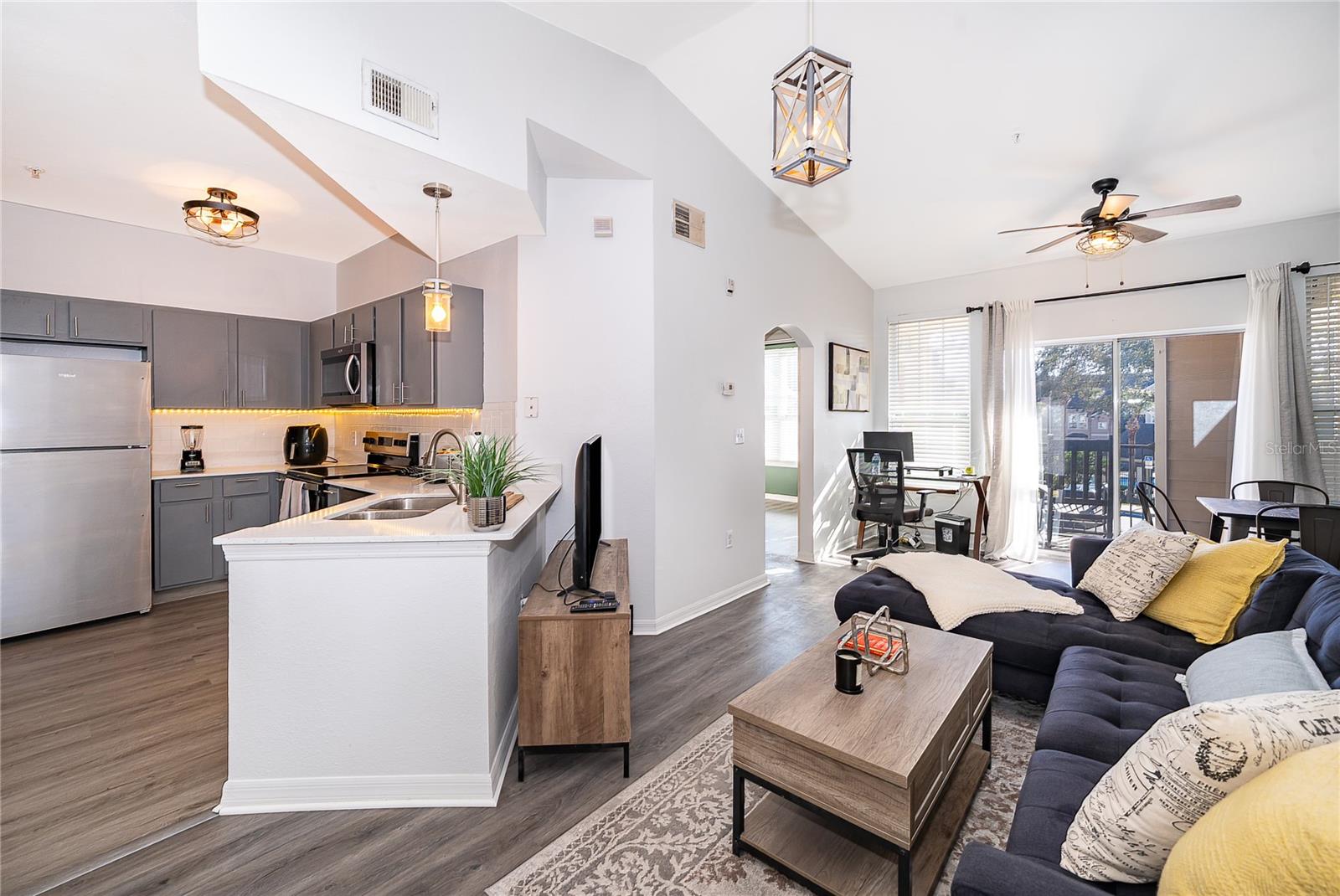 Image 6 of 27 For 1101 Vintage Village Lane 103