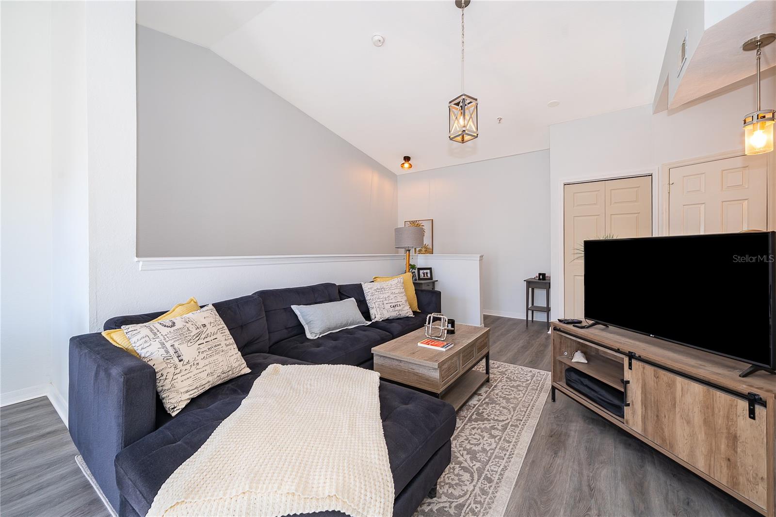 Image 9 of 27 For 1101 Vintage Village Lane 103