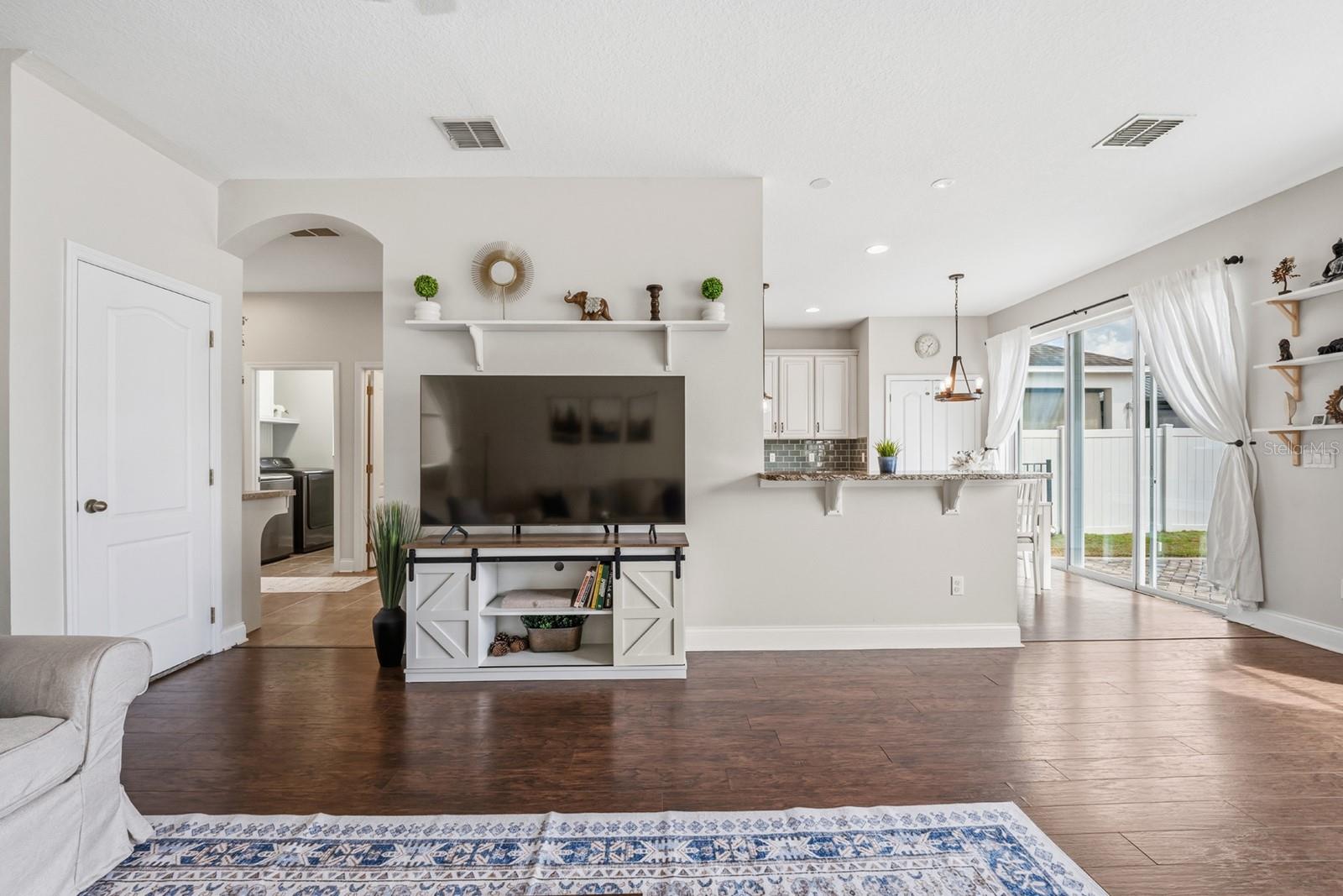 Image 14 of 52 For 10542 Langefield Street