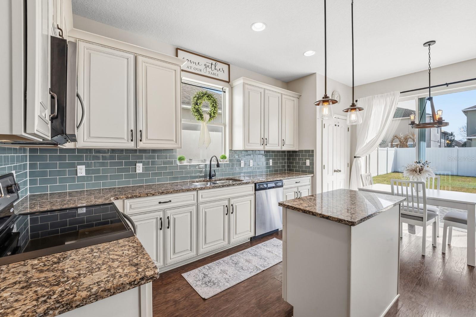 Image 17 of 52 For 10542 Langefield Street