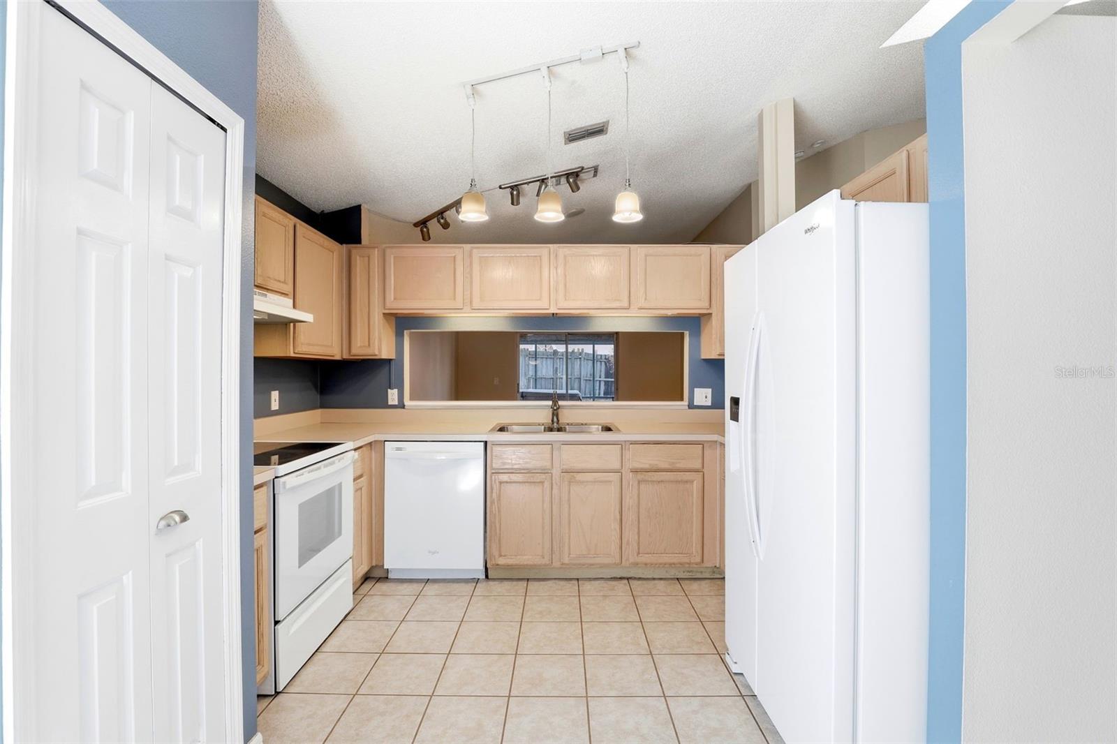 Image 14 of 39 For 2836 Crofton Way