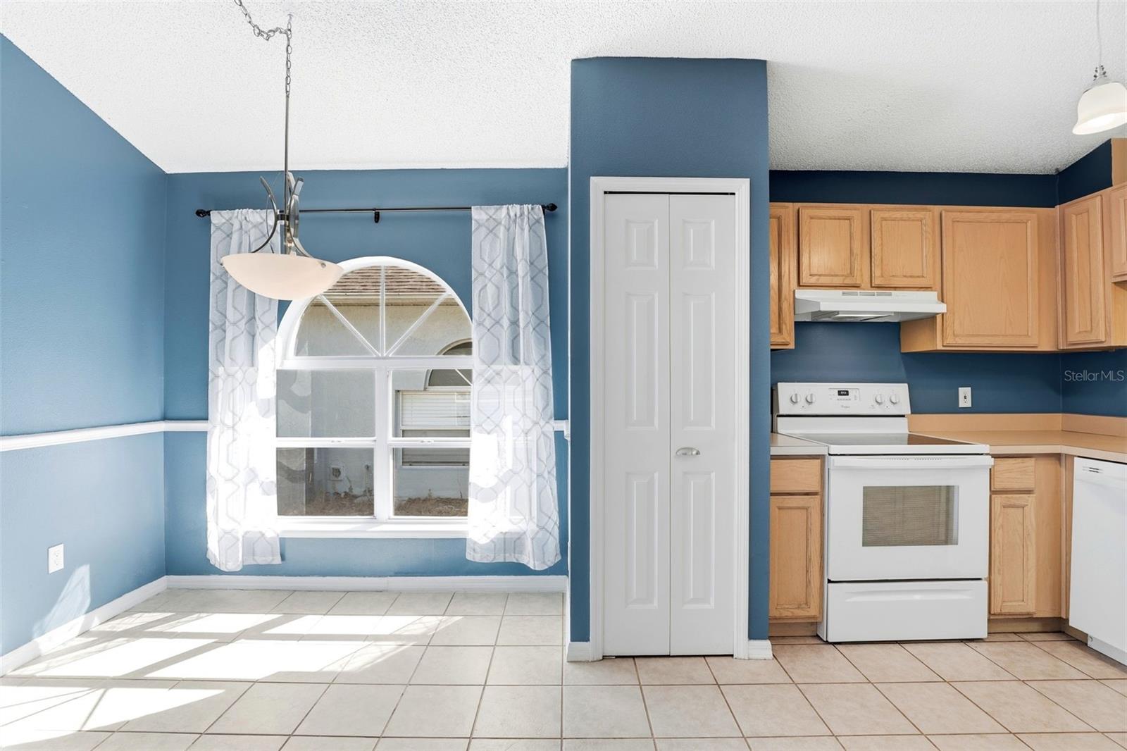 Image 15 of 39 For 2836 Crofton Way