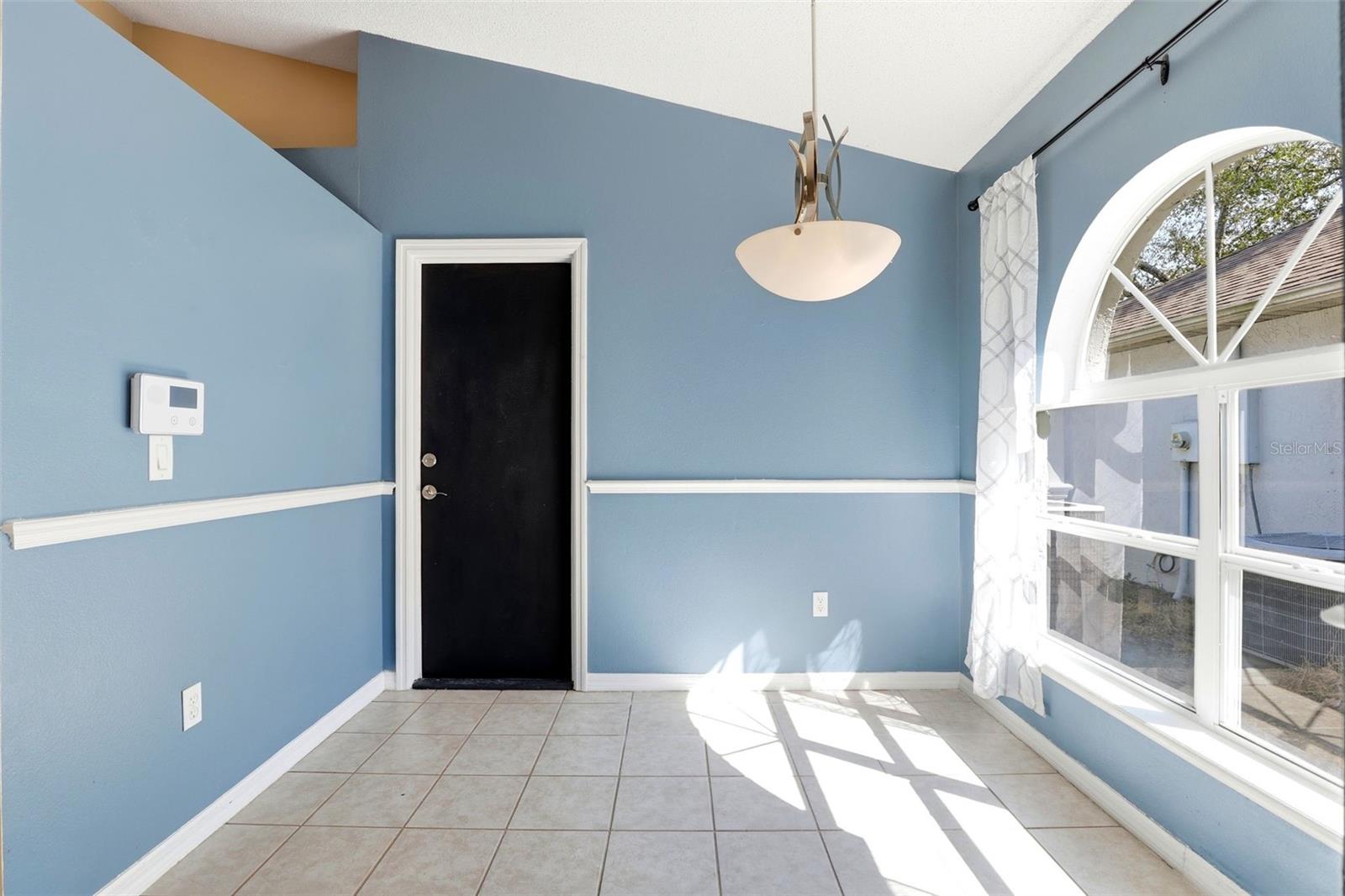 Image 18 of 39 For 2836 Crofton Way