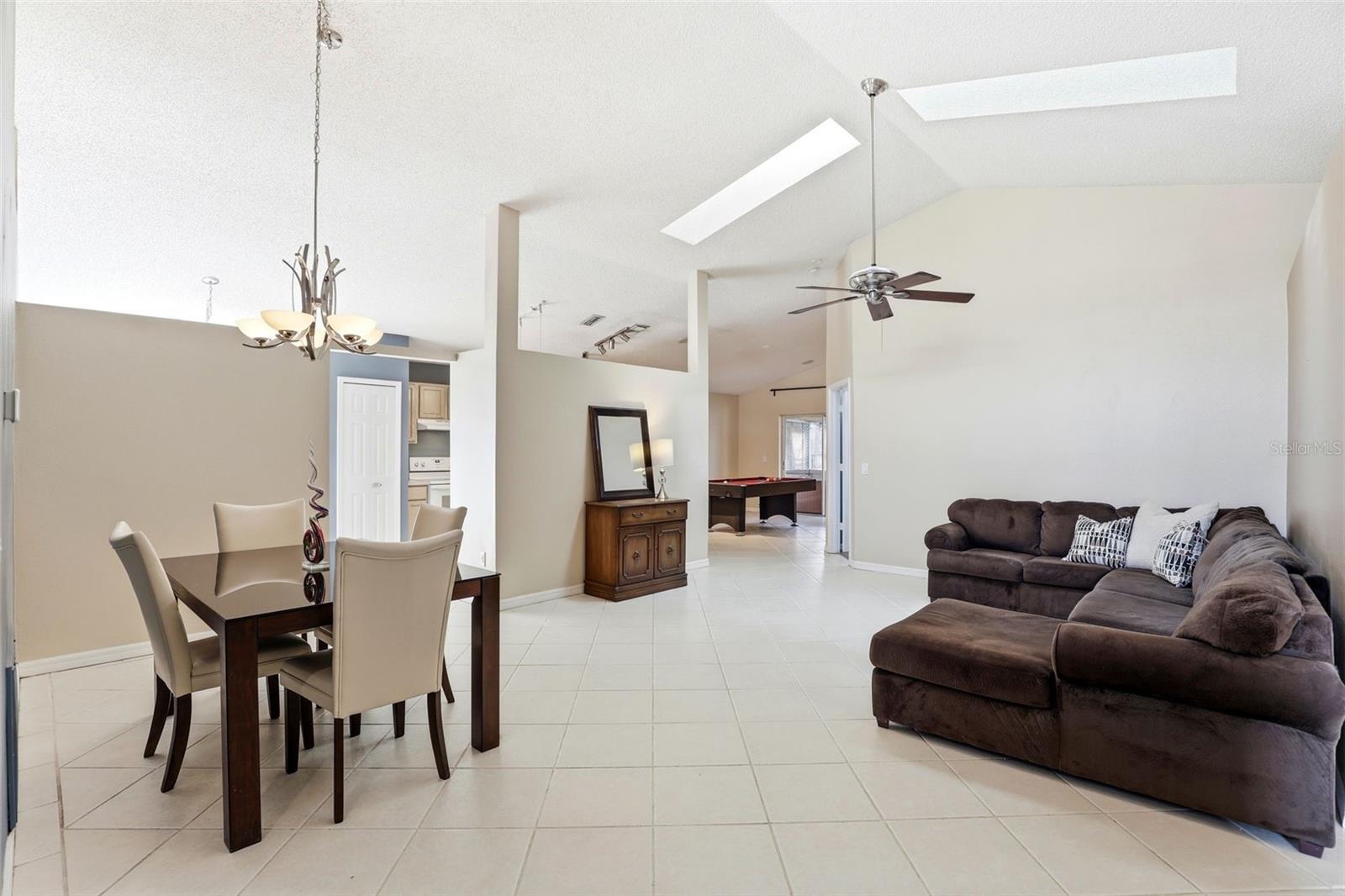 Image 7 of 39 For 2836 Crofton Way