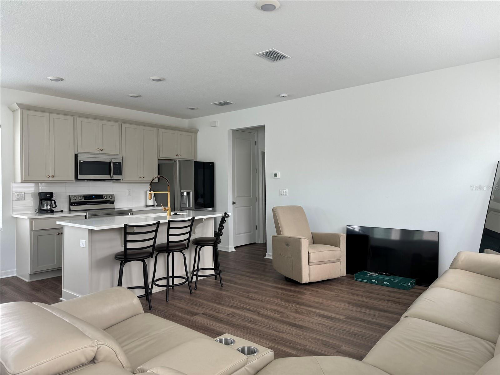 Image 2 of 8 For 6484 Rover Way