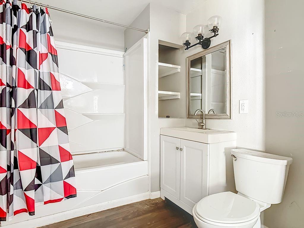 Image 7 of 30 For 106 Rosehill Avenue