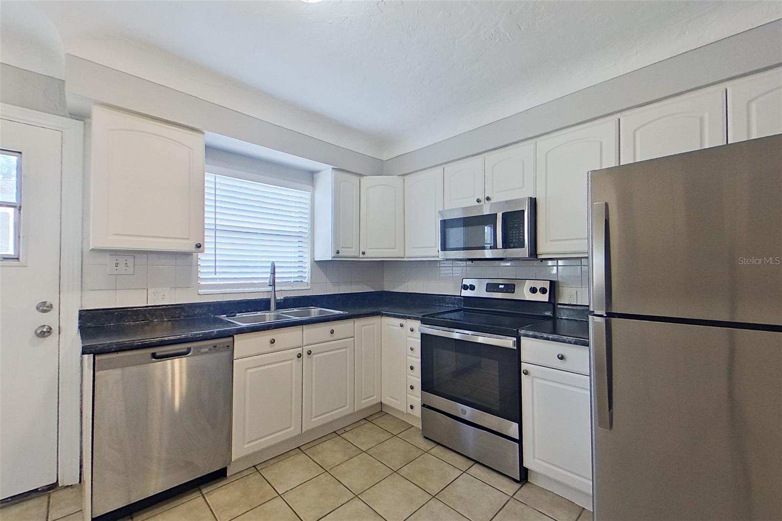 Image 4 of 16 For 5140 17th Avenue N