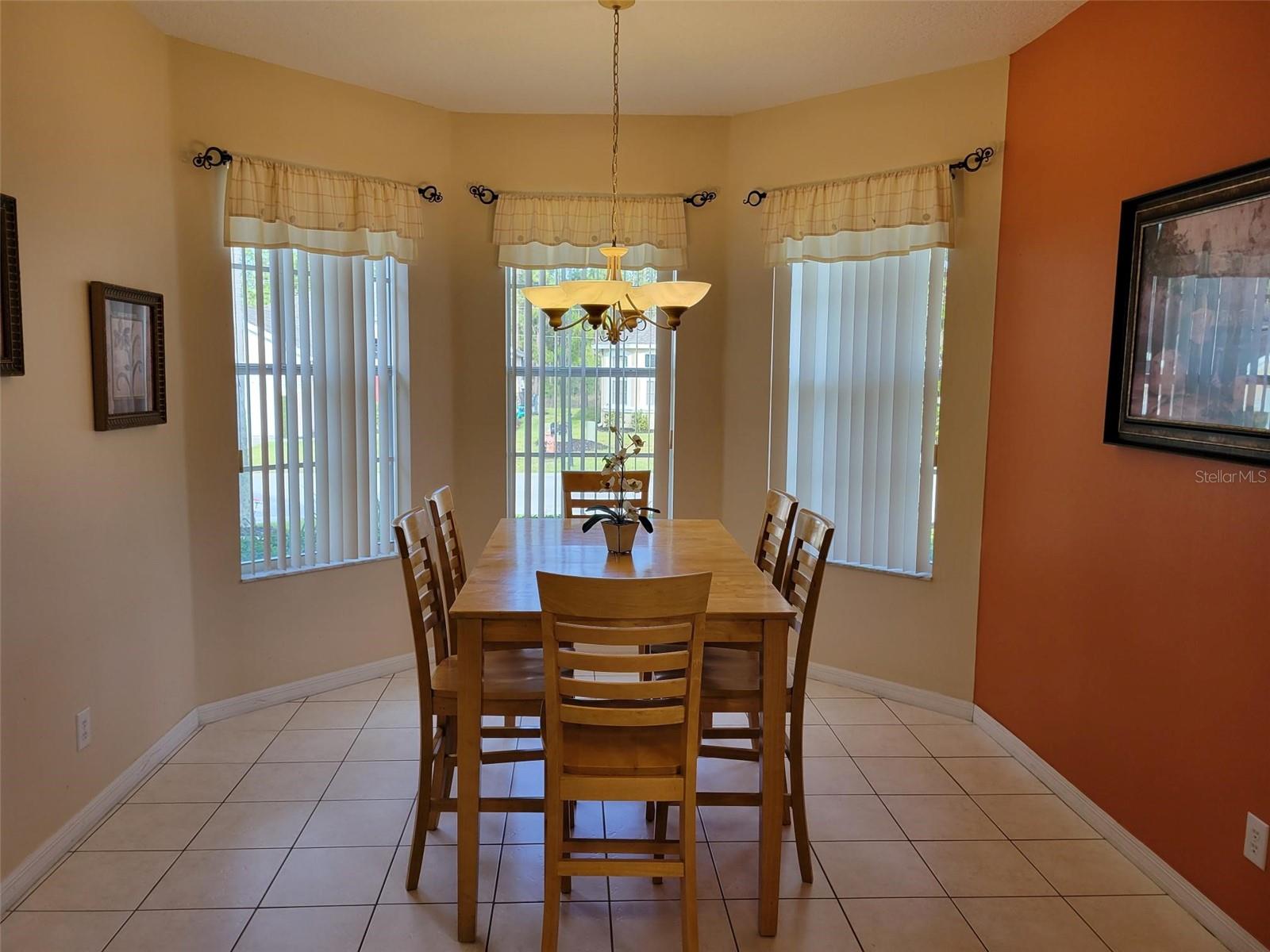 Image 7 of 31 For 643 Orista Drive