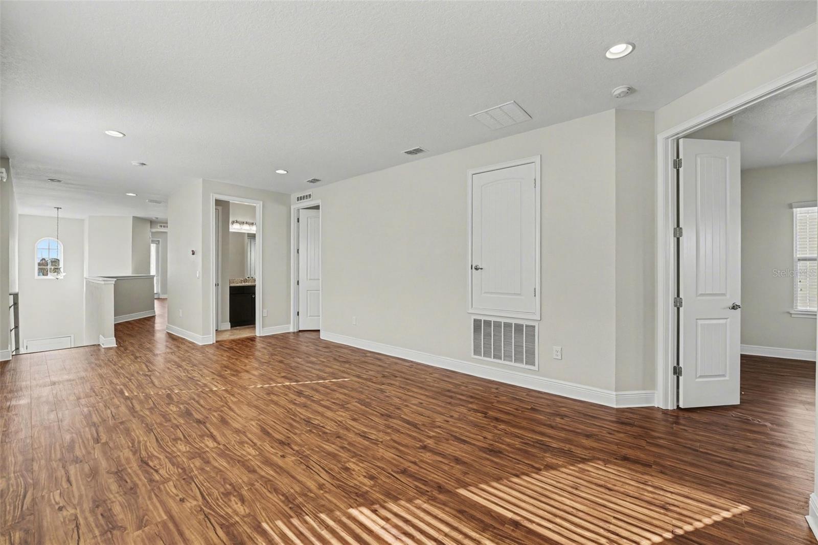 Image 16 of 35 For 190 Minton Loop