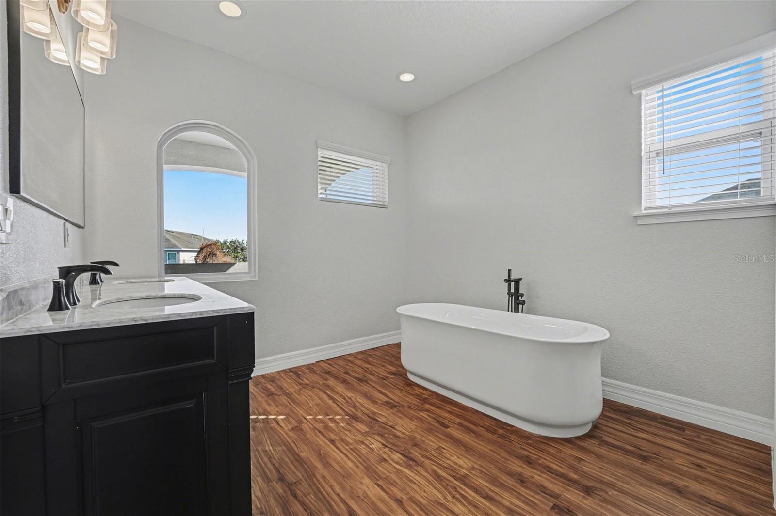 Image 17 of 35 For 190 Minton Loop