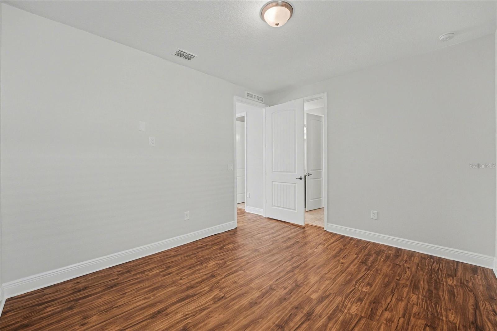 Image 23 of 35 For 190 Minton Loop