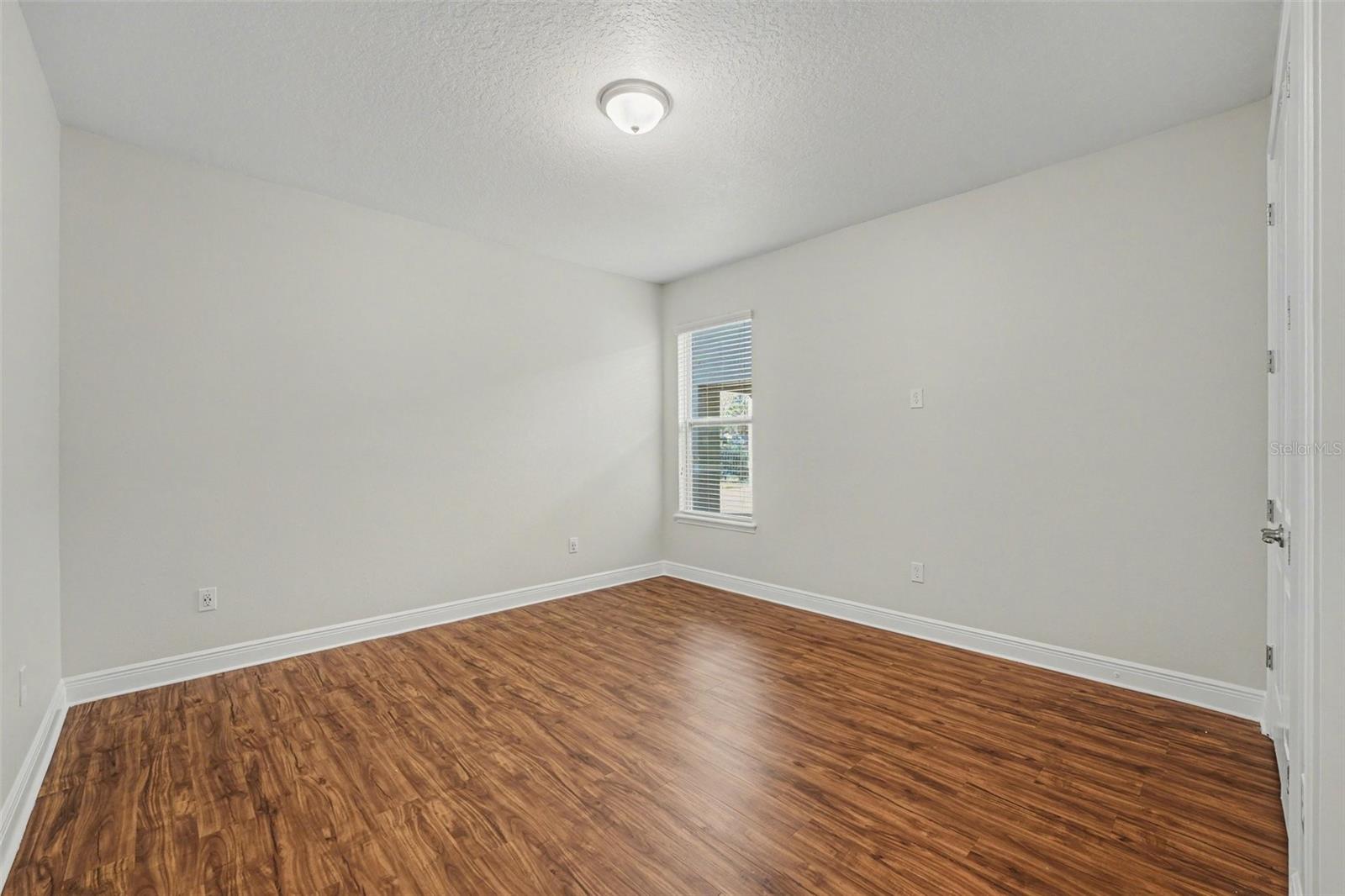 Image 31 of 35 For 190 Minton Loop