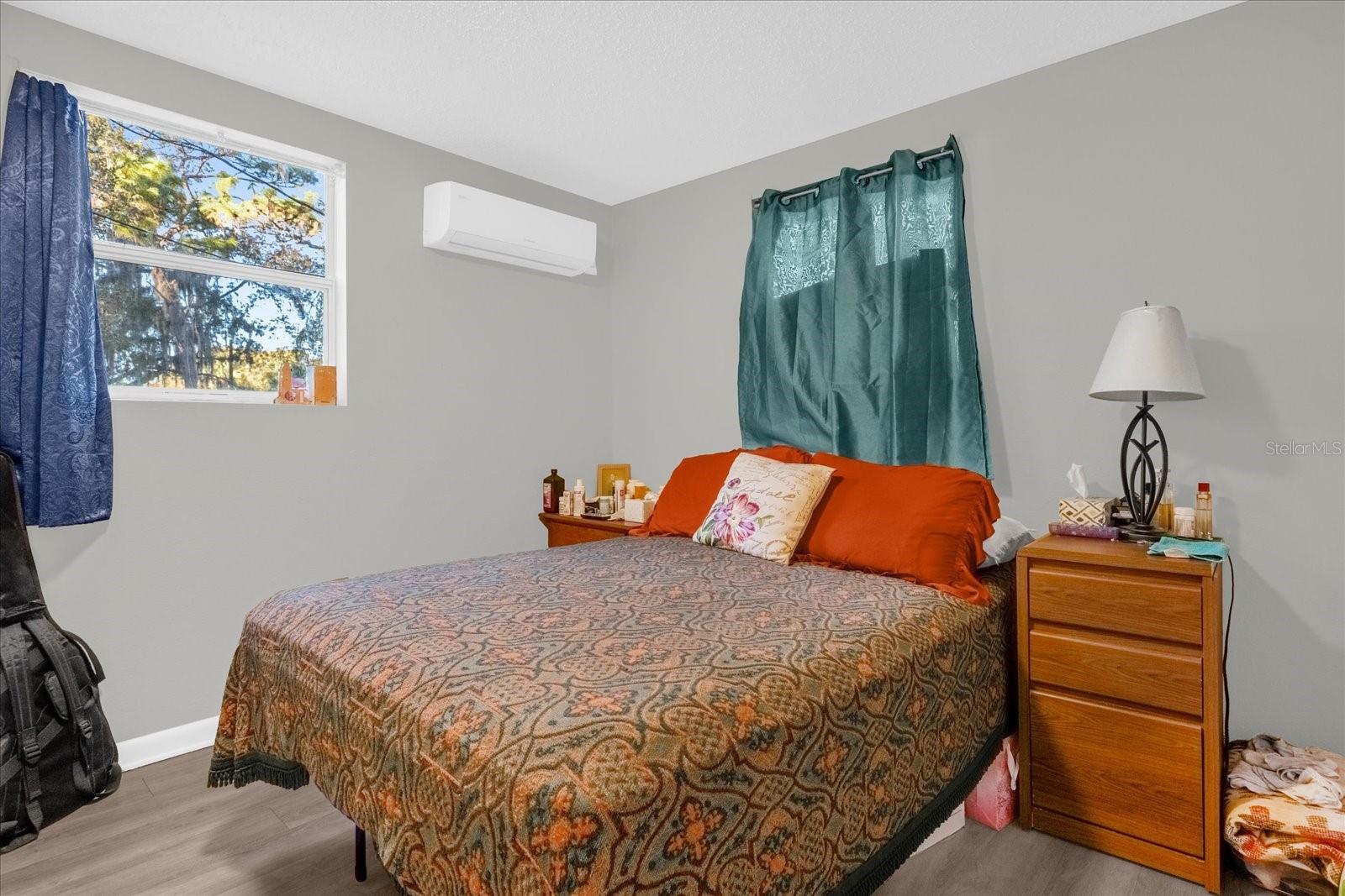 Image 9 of 39 For 585 Doctors Drive