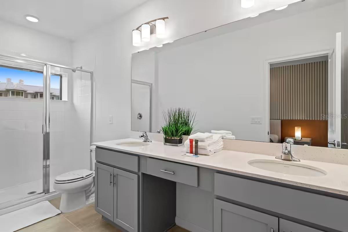 Image 18 of 68 For 10437 Ebb Tide Lane