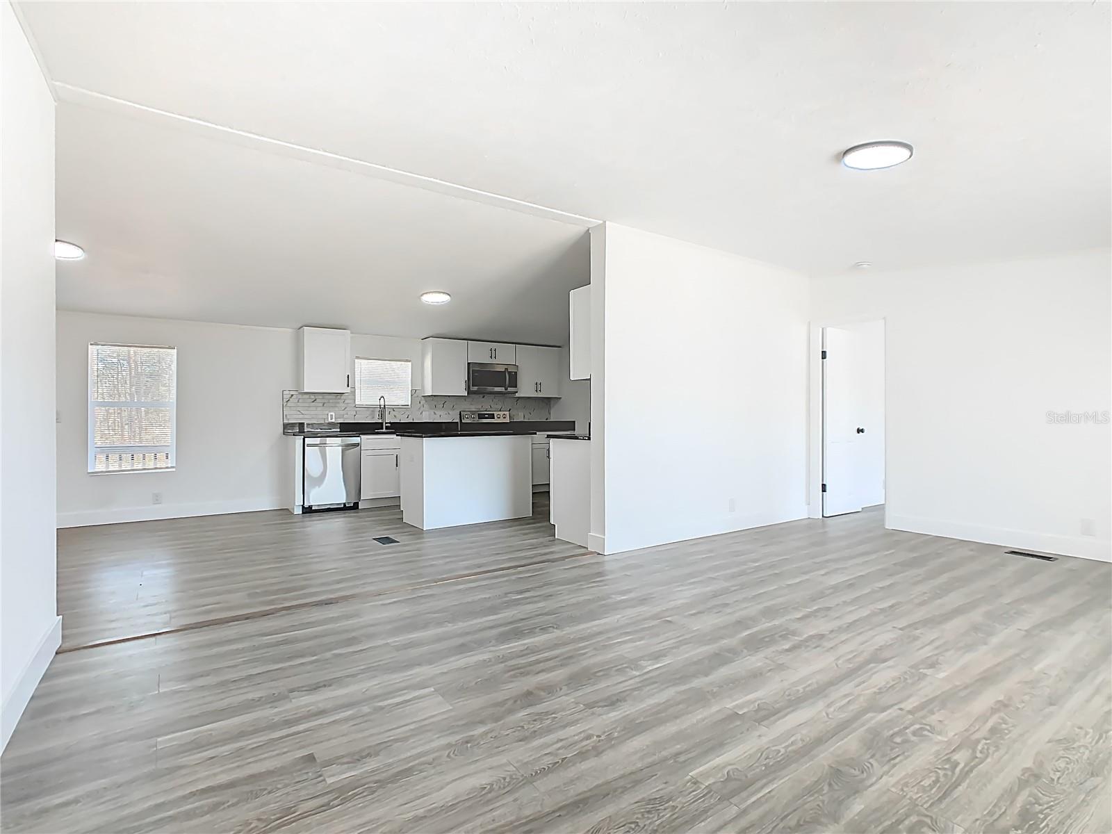 Image 13 of 56 For 3564 Reagan Boulevard