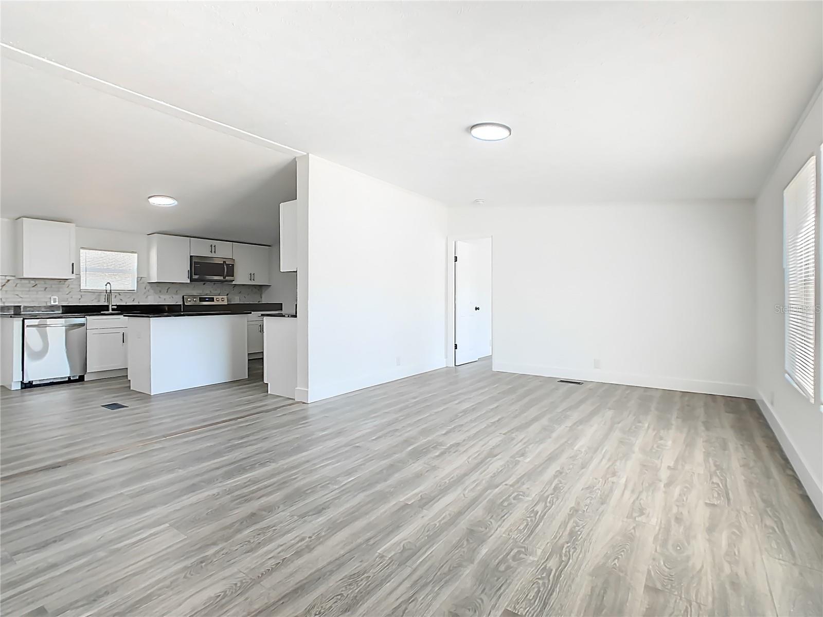 Image 14 of 56 For 3564 Reagan Boulevard