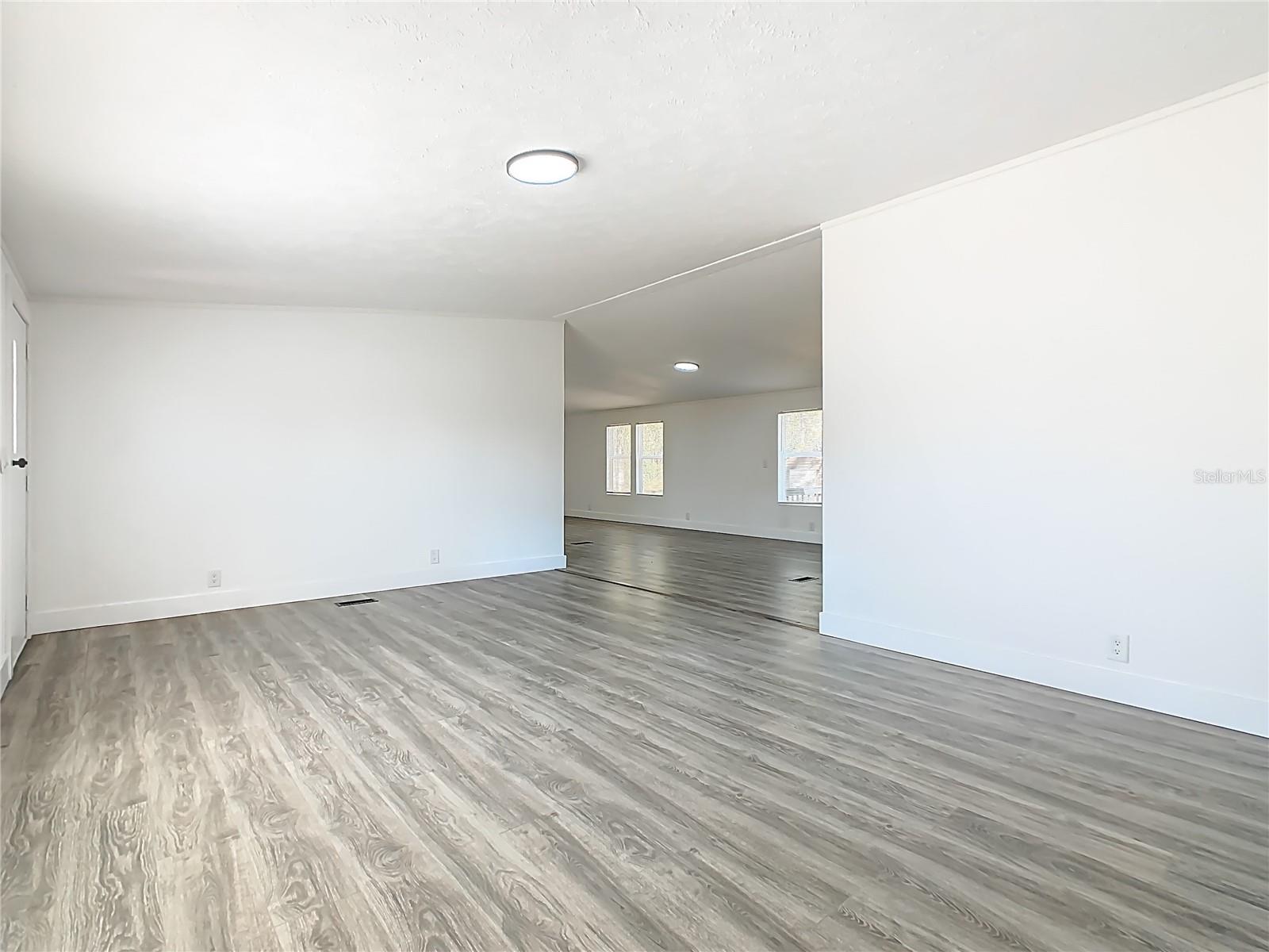 Image 15 of 56 For 3564 Reagan Boulevard