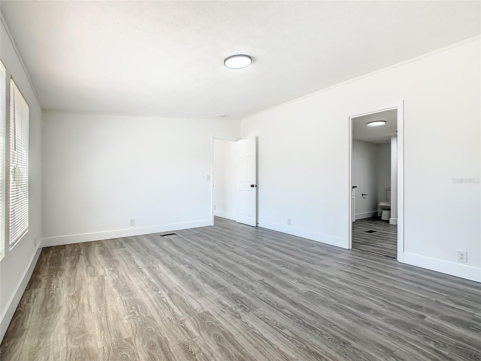 Image 31 of 56 For 3564 Reagan Boulevard