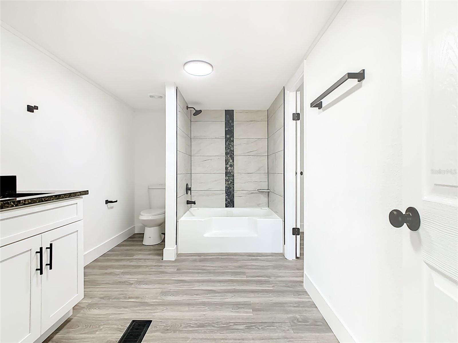 Image 32 of 56 For 3564 Reagan Boulevard