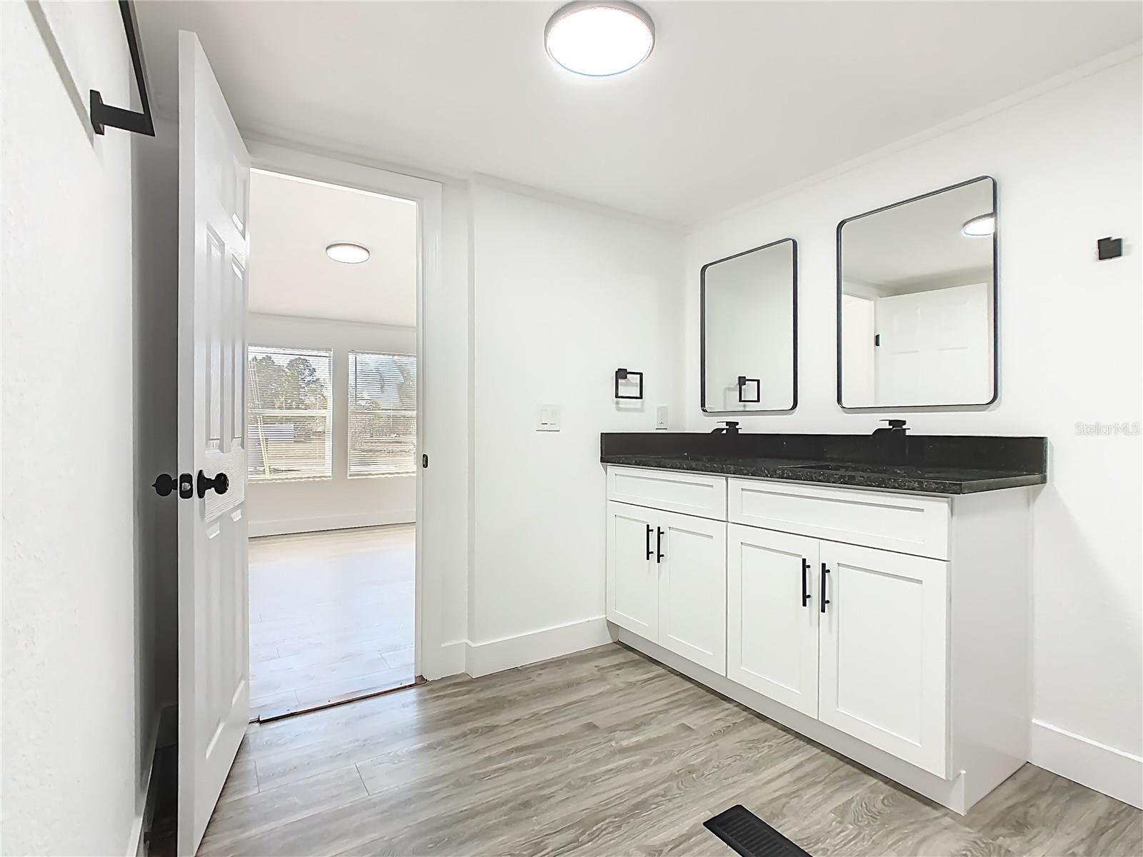 Image 35 of 56 For 3564 Reagan Boulevard