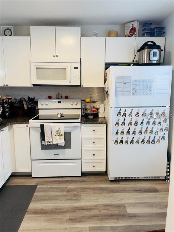 Image 2 of 12 For 2500 Woodgate Boulevard 203