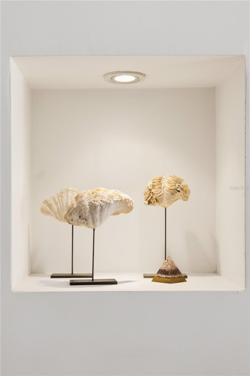 Listing photo id 17 for 6108 Elkins Avenue