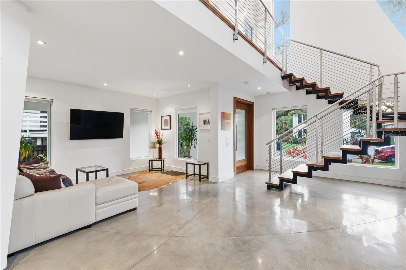 Listing photo id 0 for 6108 Elkins Avenue