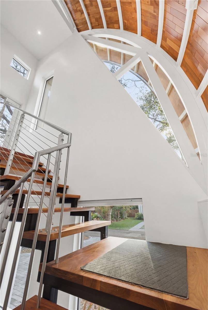 Listing photo id 4 for 6108 Elkins Avenue