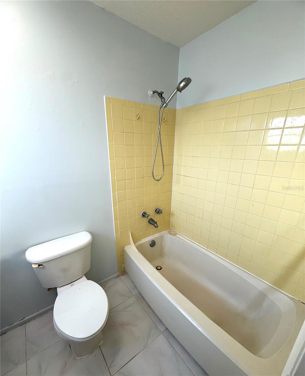 Image 10 of 14 For 10159 Crown Court