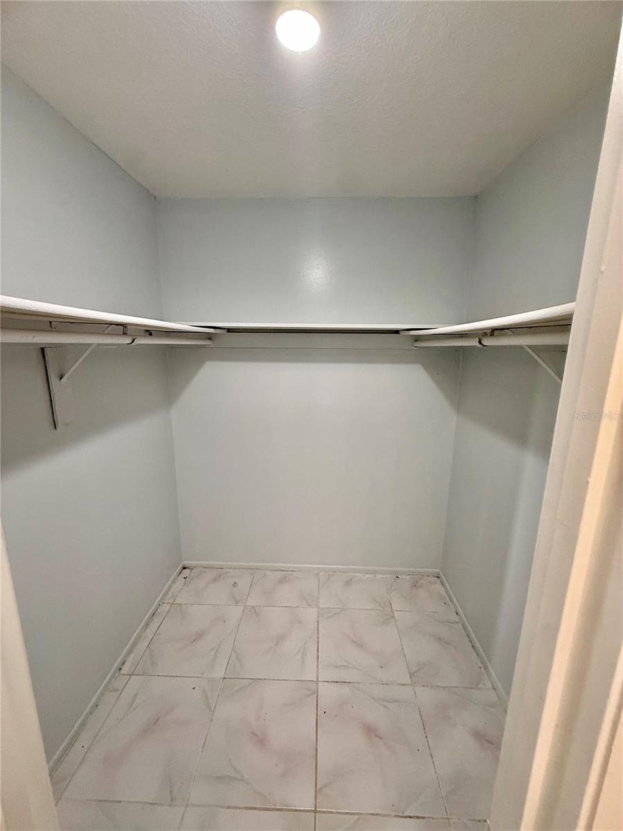 Image 11 of 14 For 10159 Crown Court