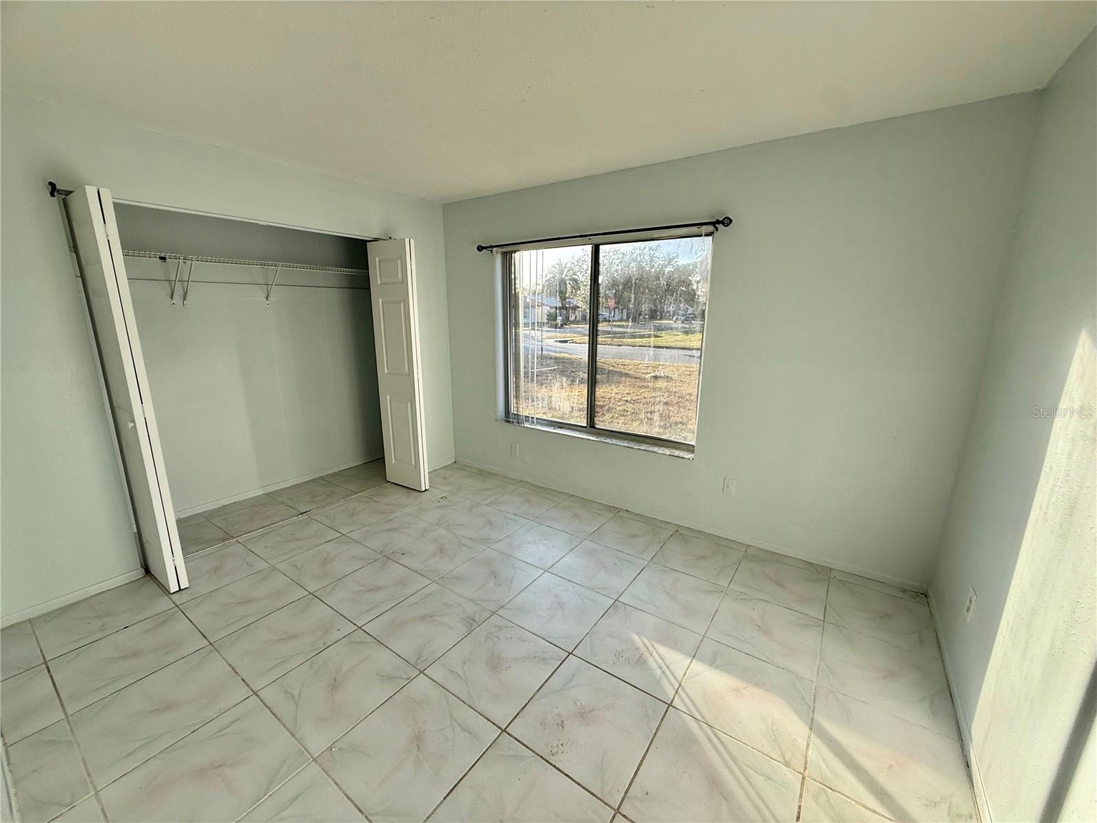 Image 5 of 14 For 10159 Crown Court