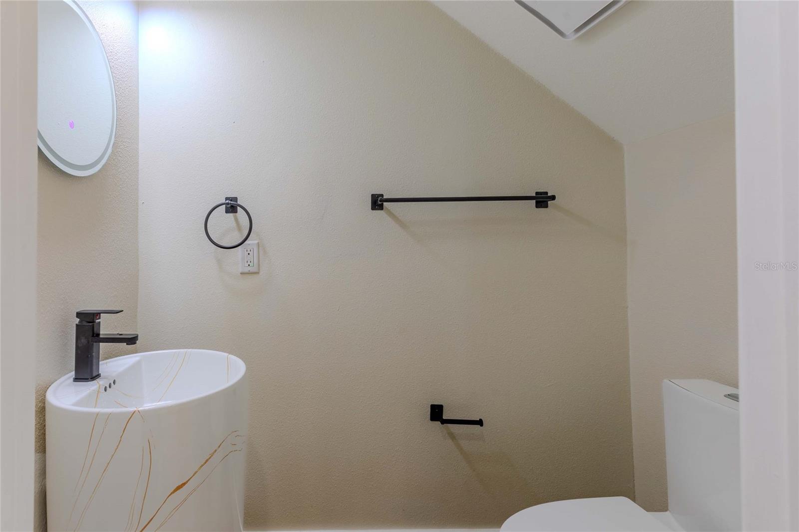 Image 45 of 91 For 3324 Haystack Road