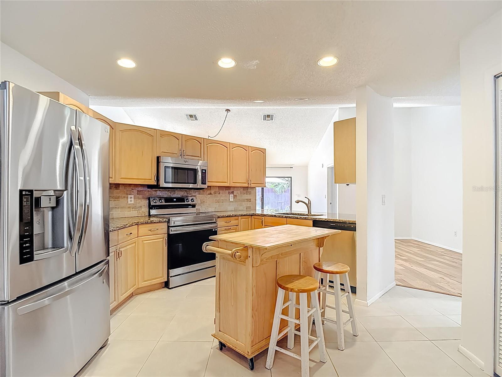 Image 15 of 78 For 15005 Redcliff Drive